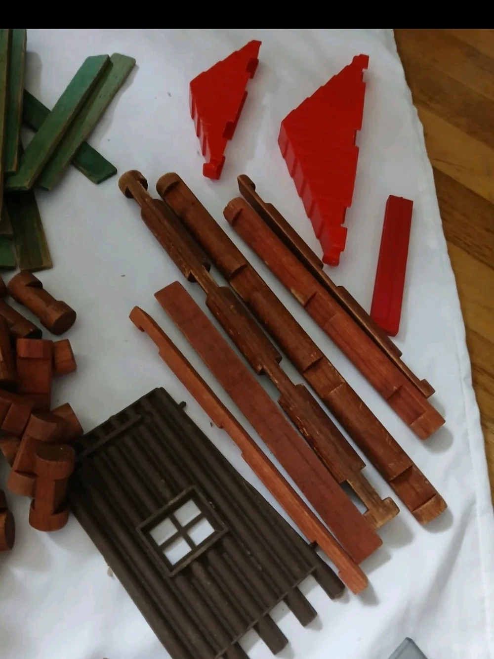 Vintage Lincoln Logs 150 Pieces For Add On Not A Complete Set